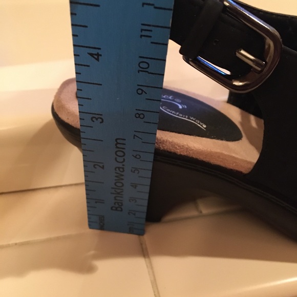 Easy Street / Comfort Wave Black Heels - Picture 6 of 8